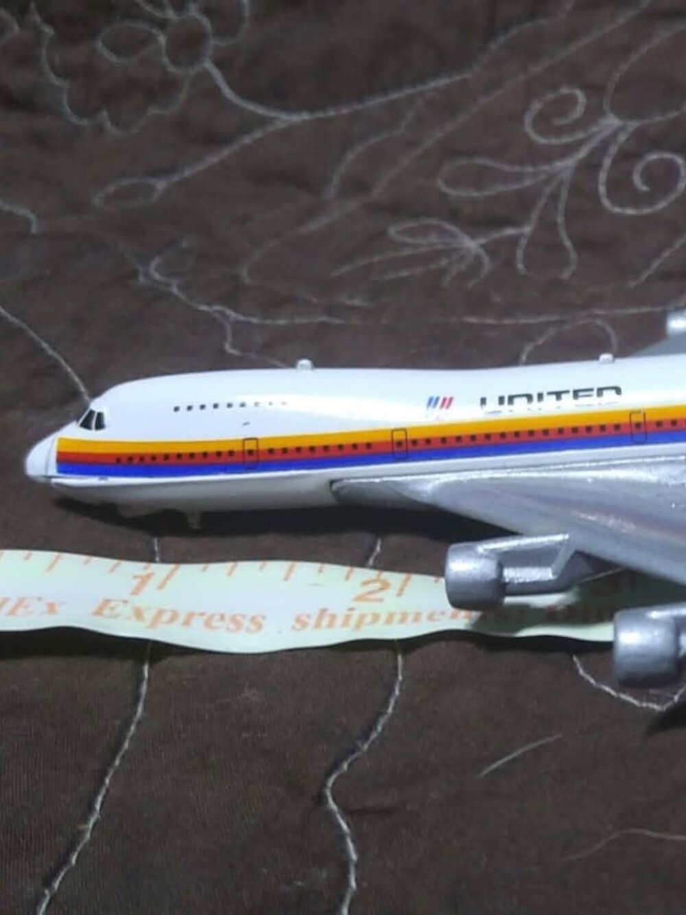 vintage ERTL United Airlines Boeing 747 die-cast metal toy airplane
